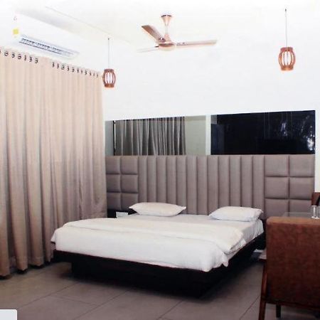 Hotel Central Park Ulhasnagar Luaran gambar